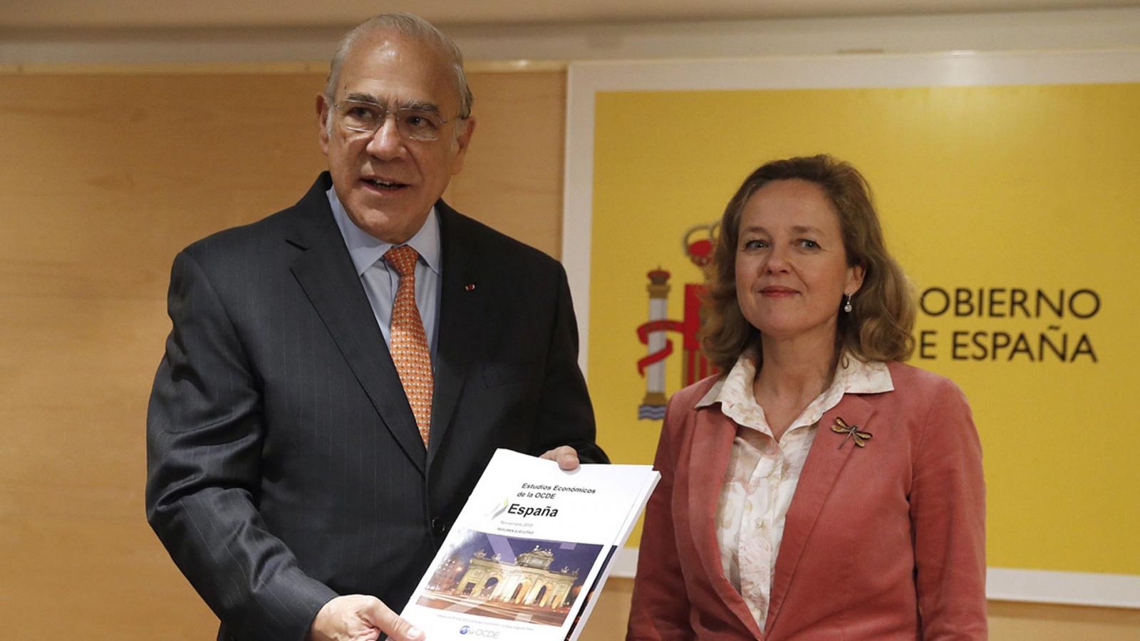 La OCDE pide a España reformar las pensiones y una senda fiscal más ambiciosa | Ver