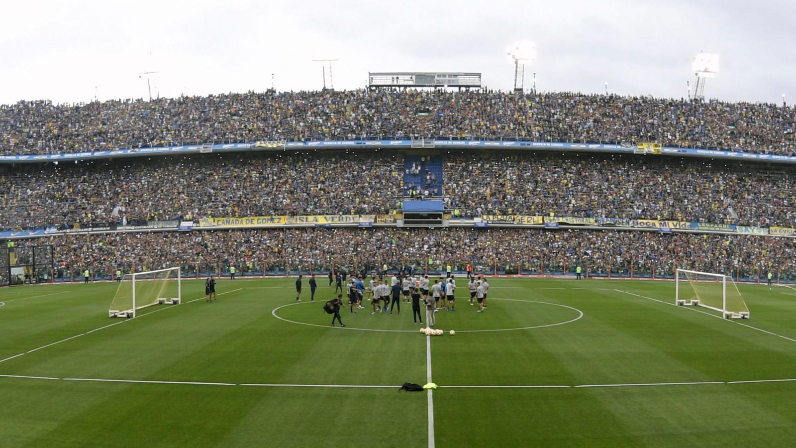 La pasión se desborda en Argentina por el River - Boca