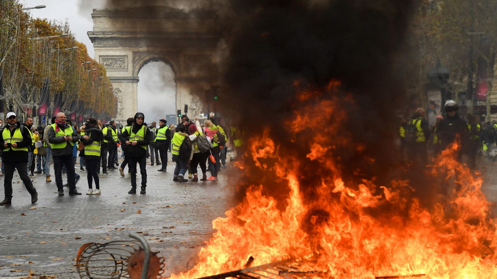 Telediario 1: Disturbios en París en la segunda gran convocatoria de los "chalecos amarillos" | RTVE Play