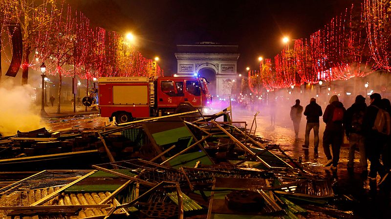 Graves disturbios durante las protestas de los "chalecos amarillos" en París