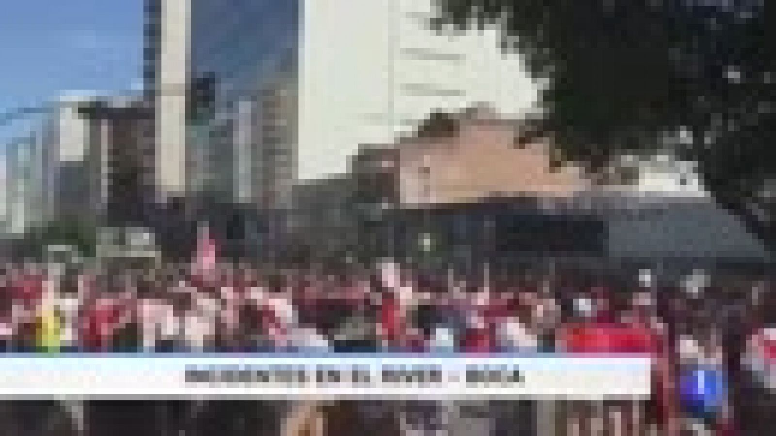Telediario 1: Libertadores | Graves incidentes en los prolegómenos del River-Boca obligan a aplazar el partido | RTVE Play