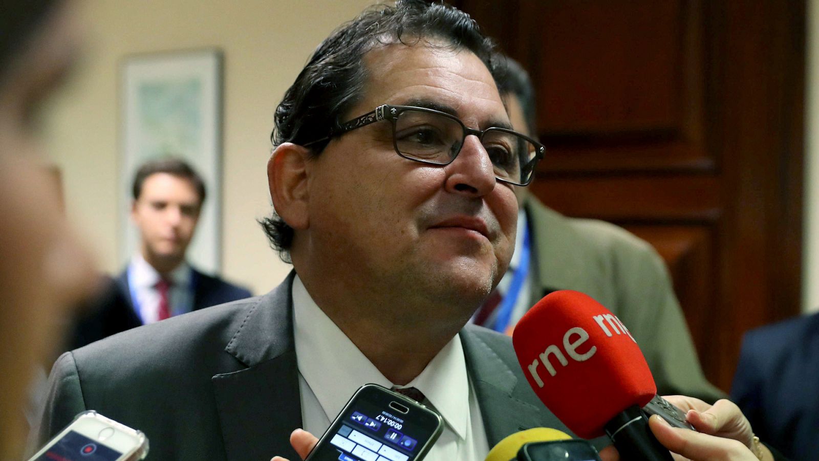 El secretario de Estado de la Unión Europea, Luis Marco Aguiriano, ha insistido en que la carta del embajador británico ante la UE sobre el futuro de Gibraltar "es un documento oficial que compromete al Reino Unido".Entrevistado en Los Desayunos de T