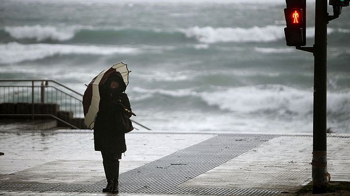Telediario 1 - Gran parte de la península en alerta por fuertes vientos
