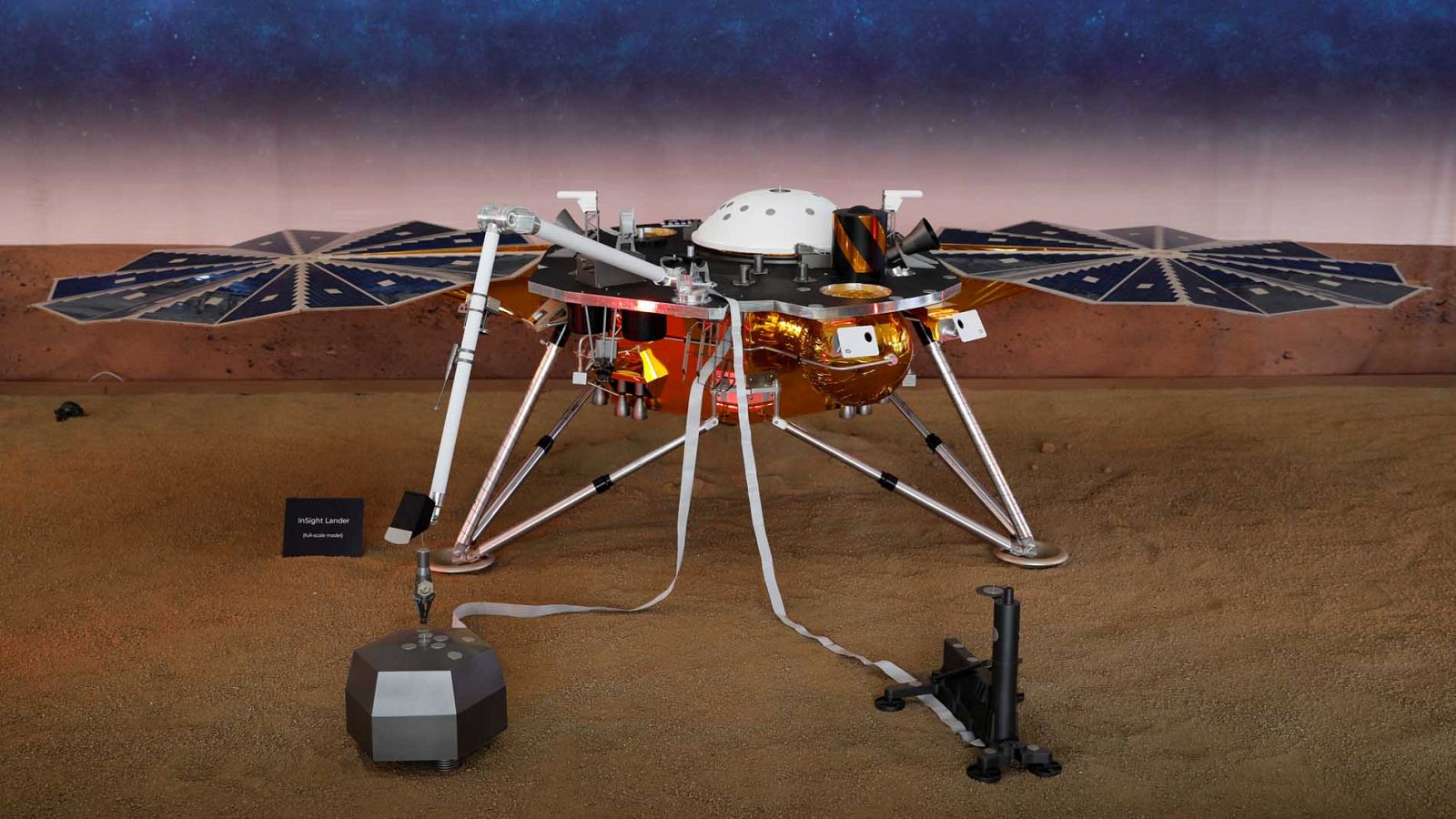 La nave espacial InSight de la NASA aterriza con éxito en Marte