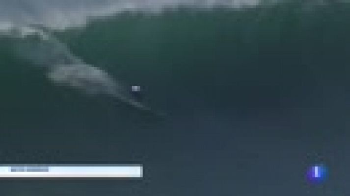 Telediario 1 - Natxo González, el único surfista del mundo con un '10' en Nazaré