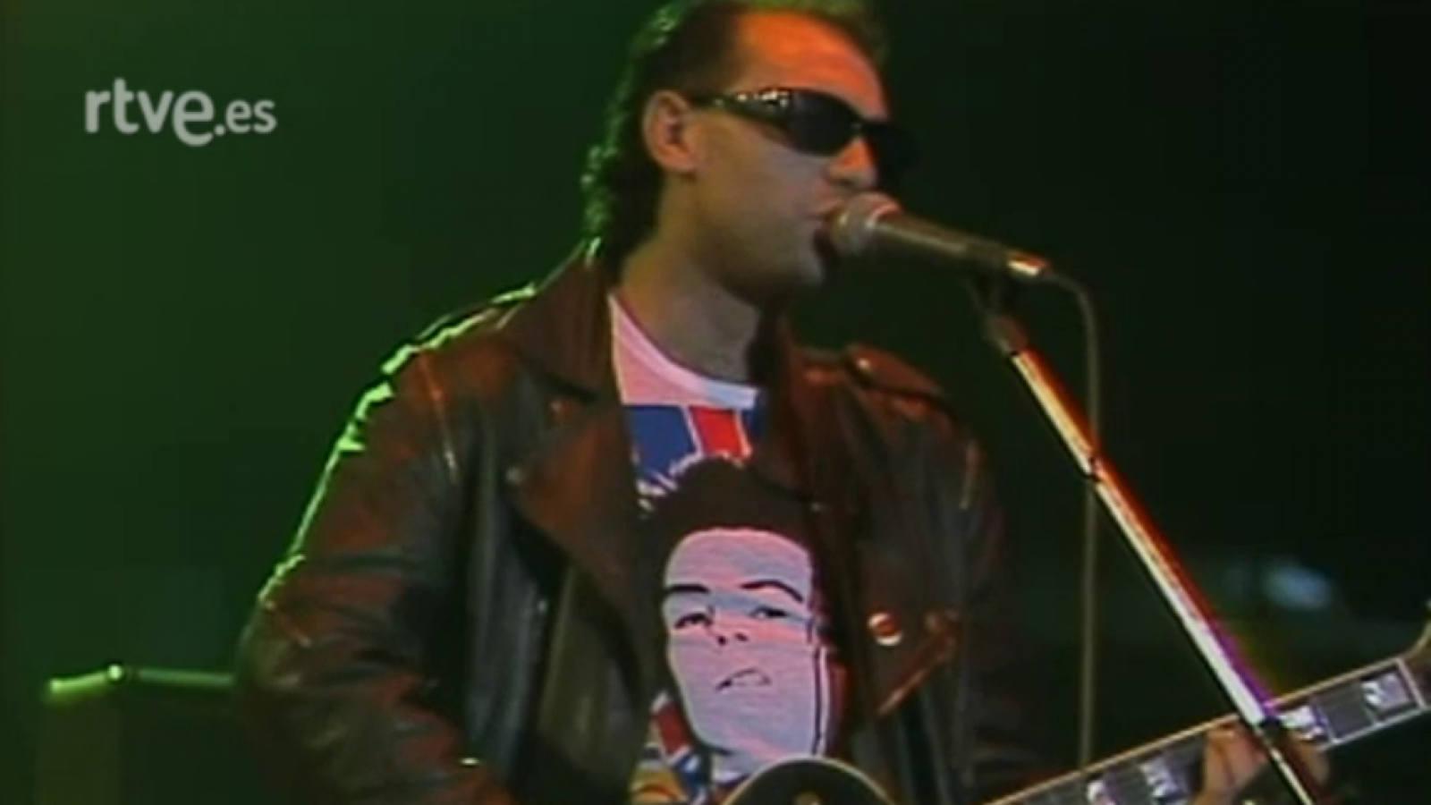 Burning canta 'Una noche sin ti' (1984)