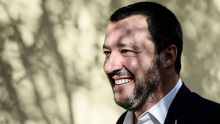 Telediario 1 - Italia aprueba la polémica ley de inmigración de Salvini