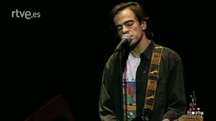 Música en el Archivo de RTVE - Los Secretos cantan 'Buscando' (1997)