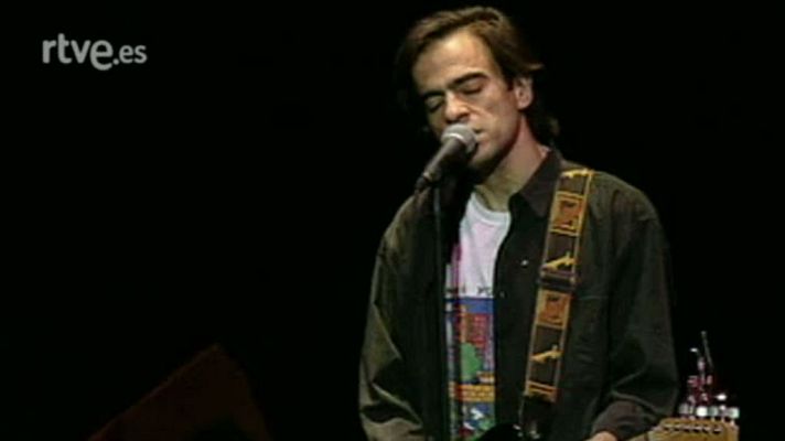 Música en el Archivo de RTVE - Los Secretos cantan 'Buscando' (1997)