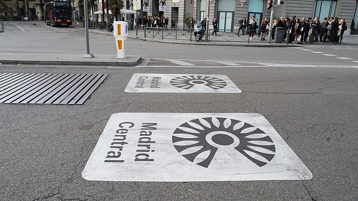 La mañana - Carmena sobre Madrid Central, tras las primeras horas de su entrada en vigor: "Va yendo muy bien" y el transporte público "funciona mejor"