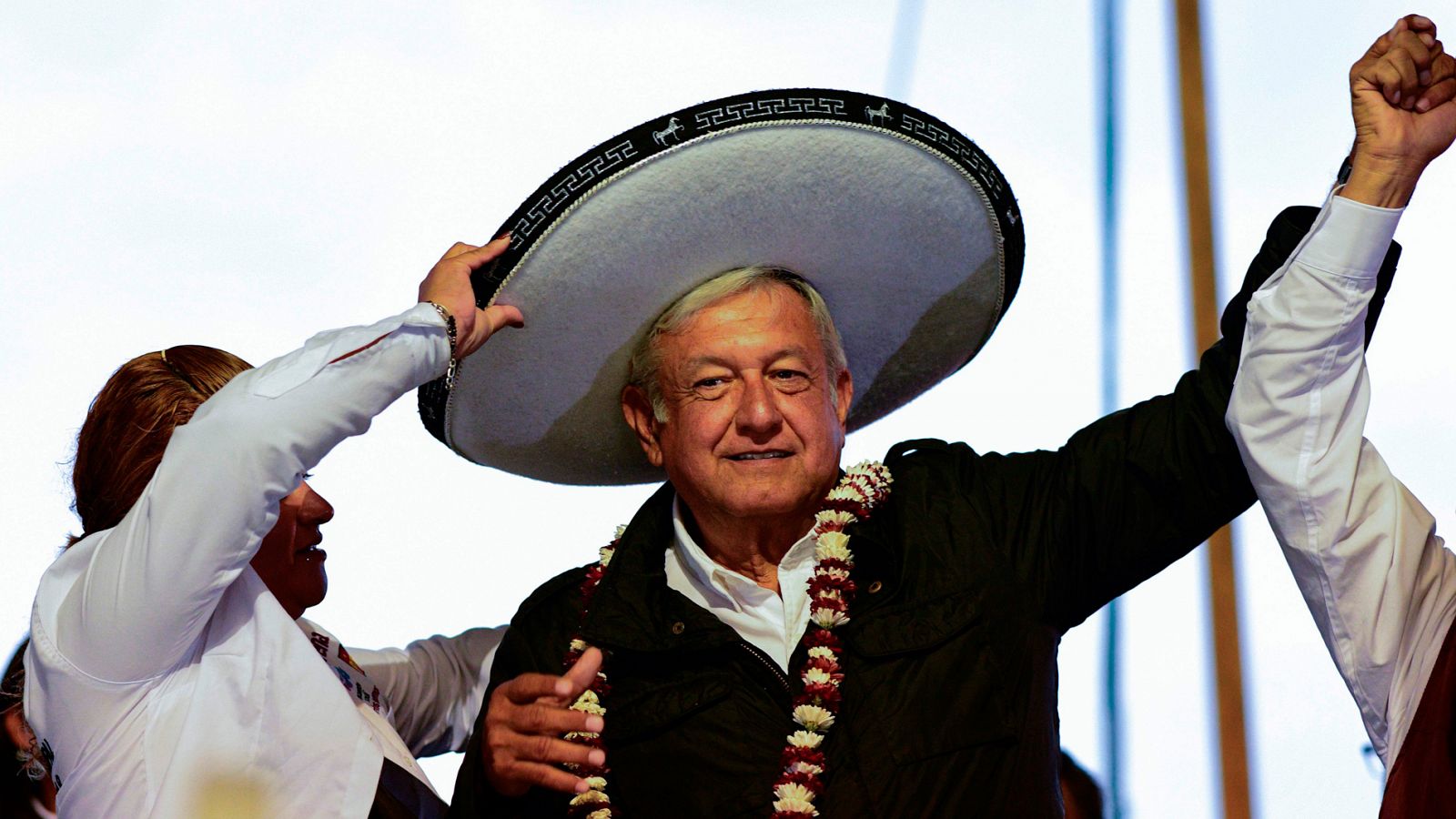 Telediario 1: López Obrador llega a la presidencia de México para combatir la corrupción y reducir la pobreza, la desigualdad y la violencia | RTVE Play