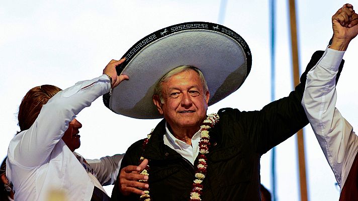 Telediario 1 - López Obrador llega a la presidencia de México para combatir la corrupción y reducir la pobreza, la desigualdad y la violencia
