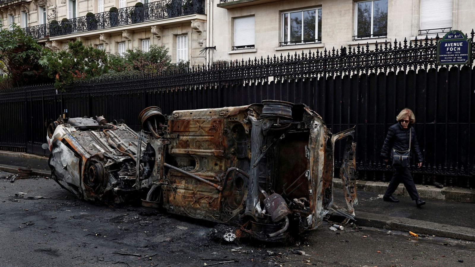 Reunión de urgencia en París por la actuación violenta de grupos de "chalecos amarillos"