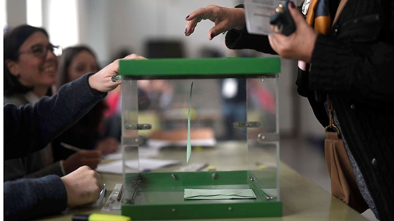 La participación en las elecciones andaluzas cae casi cinco puntos hasta el 46,46% a las 18:00 horas