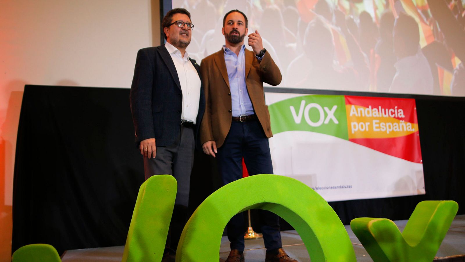 Abascal advierte a Cs que le pasará "factura" si no contribuye a echar al PSOE de la Junta