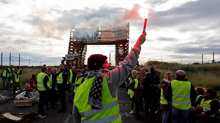 Francia busca resolver la crisis de los 'chalecos amarillos'