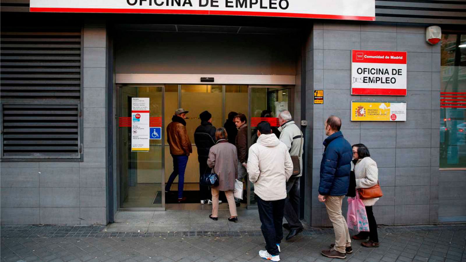 Economía | El paro baja en noviembre en 1.836 personas tras tres meses de subidas - RTVE.es