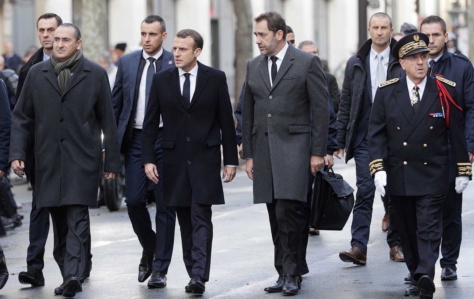 Emmanuel Macron rectifica tras las protestas de los "chalecos amarillos"