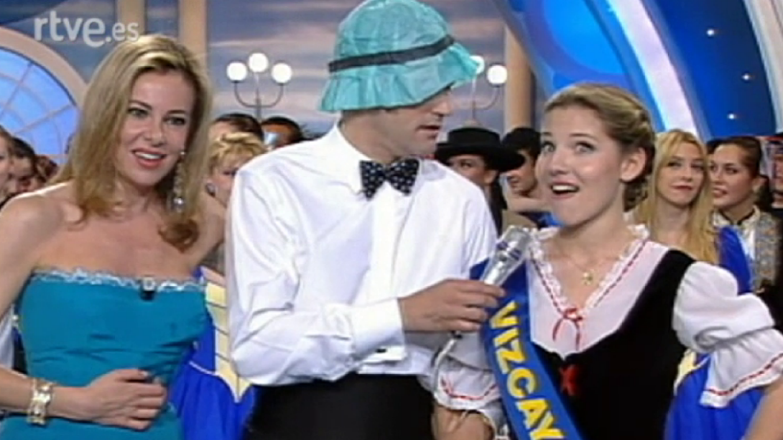 ¿Qué apostamos? - Julio Aparicio, Francesca Neri, María Teresa Campos y Montty