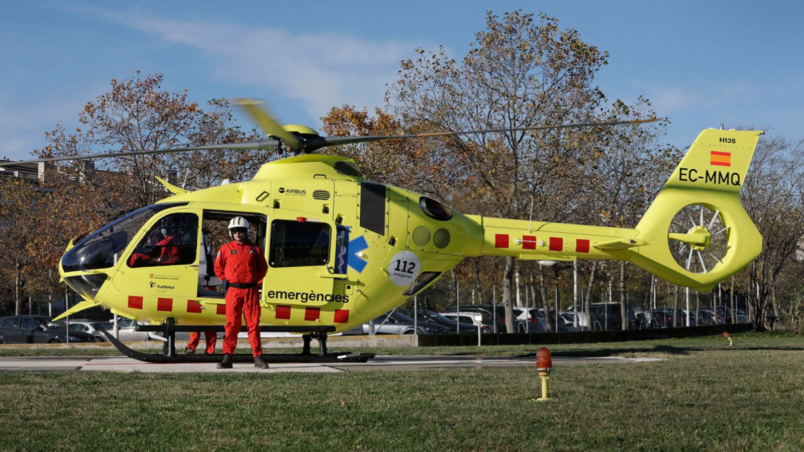 Cada uno de los doce meses de 2019, un encuentro entre un paciente y el equipo médico que le salvó la vida. Es la propuesta del calendario solidario del Servicio de Emergencias Médicas de Cataluña. Los beneficios se donarán a la ONG Save the Children