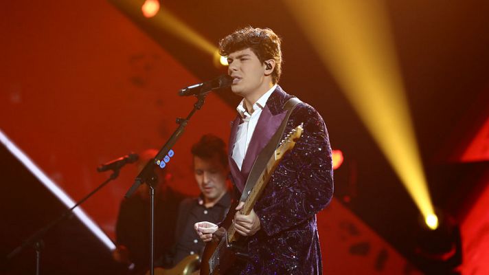 Alfred García canta "De la Tierra hasta Marte"