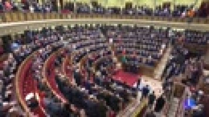 Telediario 1 - El rey reivindica los valores constitucionales y no suprimir la diversidad territorial