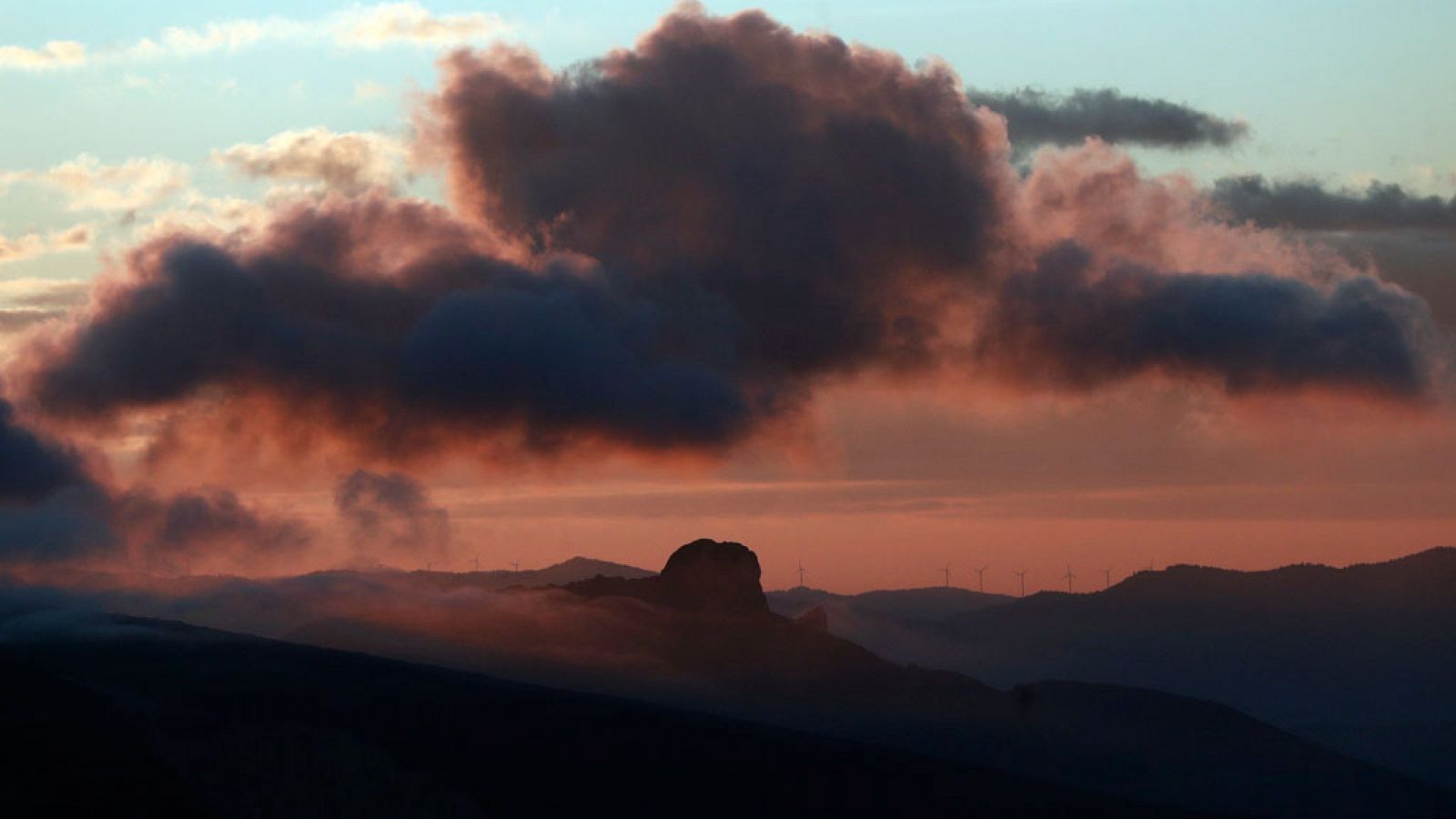 El tiempo: Nieblas persistentes en amplias zonas de la Meseta Norte y en el interior de Cataluña y Aragón | RTVE Play