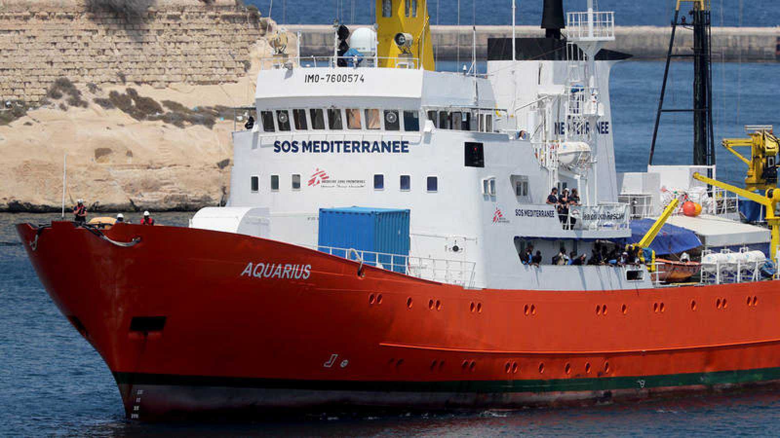 El Aquarius deja sus actividades de rescate de inmigrantes en el Mediterráneo