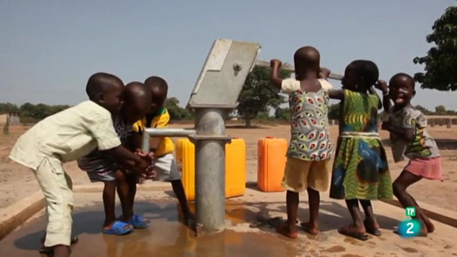 De voluntarios a emprendedores - Aquí hay trabajo | Ver