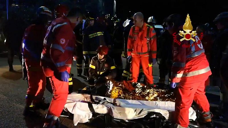 Seis muertos y decenas de heridos tras una estampida en una discoteca en Italia