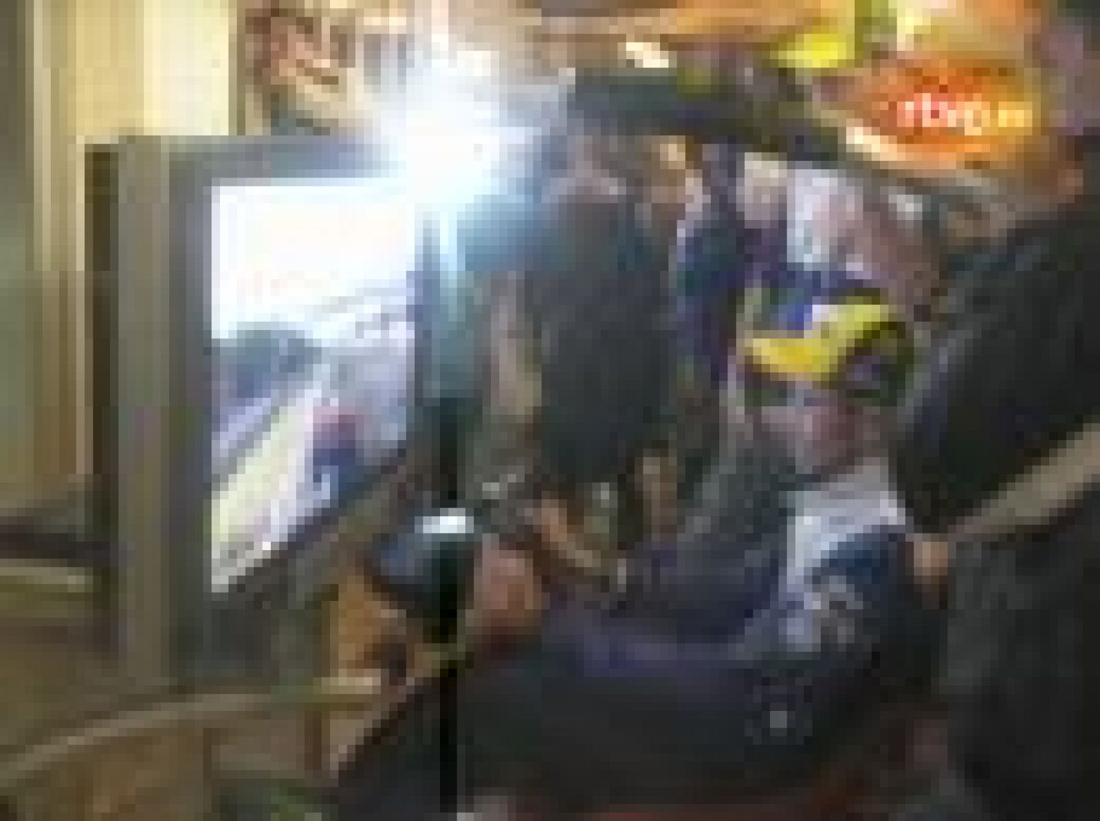 Sorprendimos a Rossi jugando a la videoconsola después de los libres.