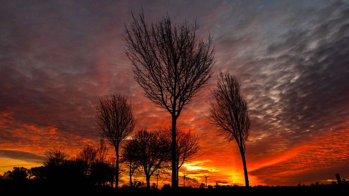 El tiempo - Rachas de viento muy fuerte en Pirineos, Ampurdán y entorno del bajo Ebro
