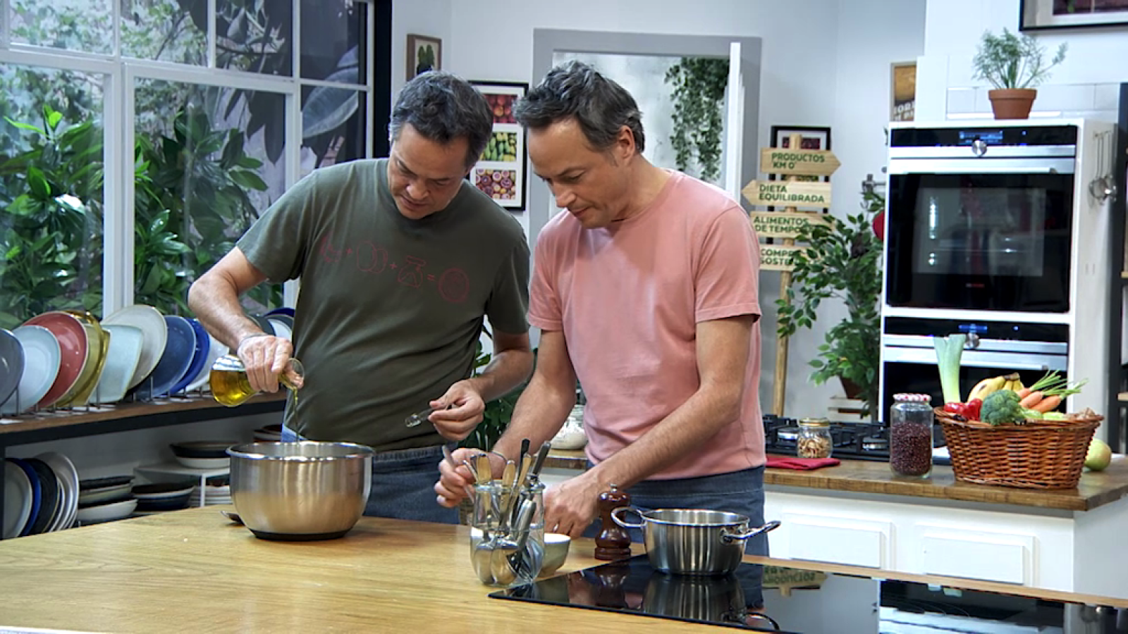 Torres en la cocina - Bocaditos de lentejas y pizza de pera y quesos - ver ahora