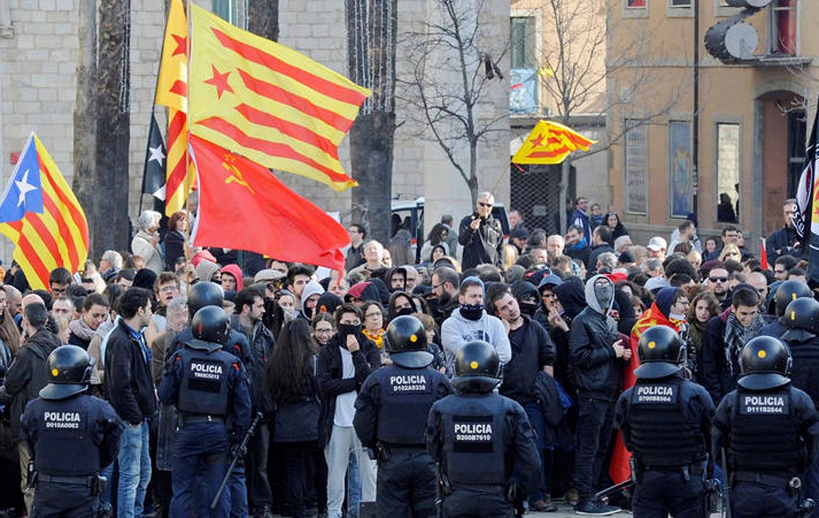 El Govern respalda a los Mossos y asegura que el dispositivo del Día de la Constitución fue Correcto