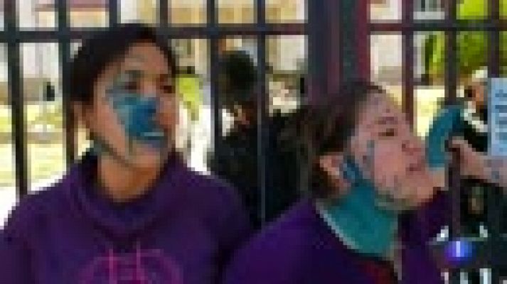 Telediario 1 - Las mujeres, en primera línea de la lucha por los derechos humanos