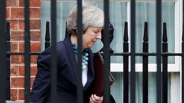 May retrasará la votación del 'Brexit', según medios