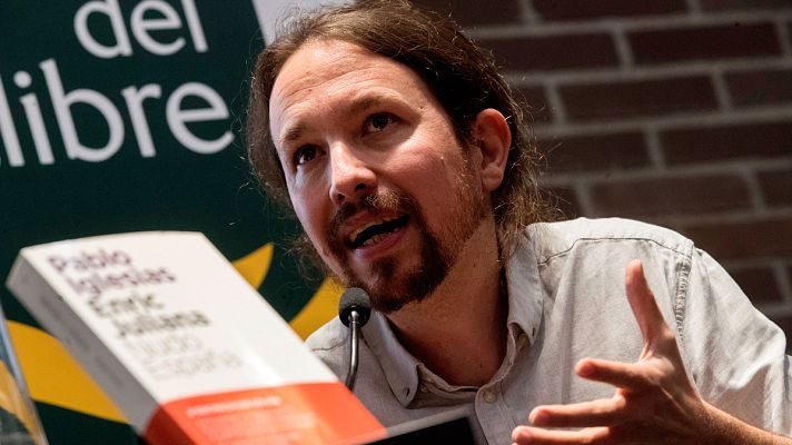 Telediario 1 - Unos ultras tratan de boicotear un acto de Pablo Iglesias en Barcelona