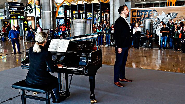 Telediario 1 - Ópera en el aeropuerto de Barajas
