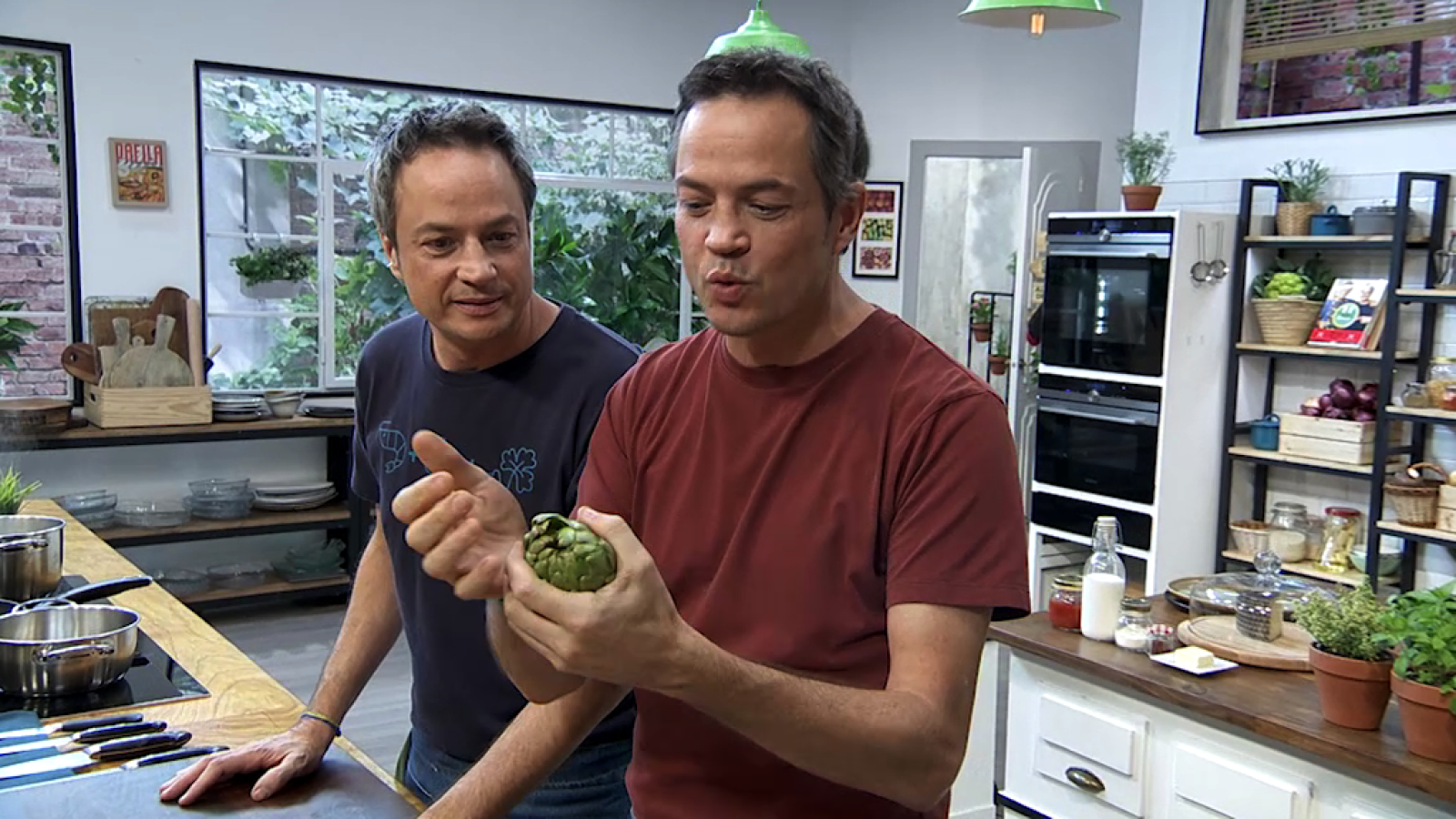 Torres en la cocina - Alcachofas gratinadas y sepia con almendras - ver ahora