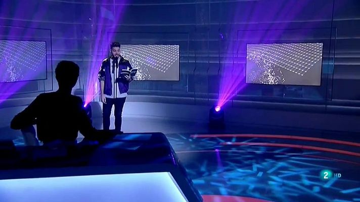 La 2 Noticias - Lluís Mosquera nos recita 'Parecer guapo'