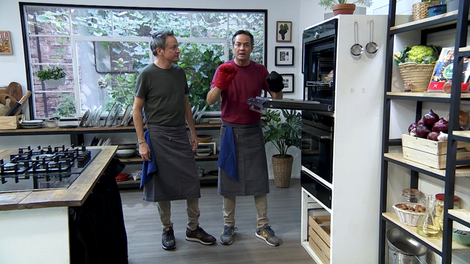 Torres en la cocina - Humus de alubias y pata canaria asada - ver ahora