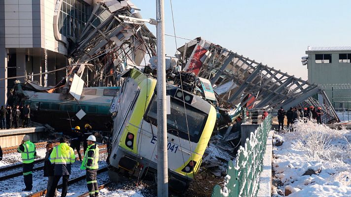 Accidente de tren en Turquía con 9 muertos y 43 heridos