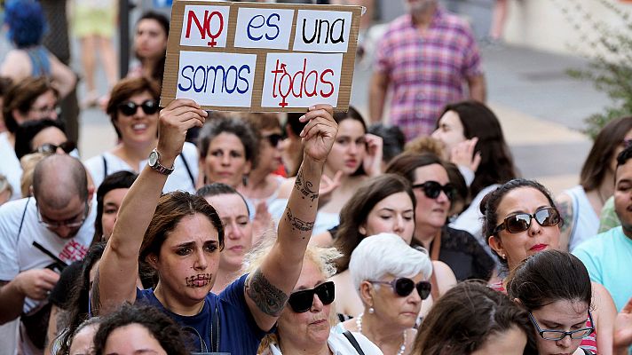 Telediario 1 - Más de 160.000 relatos de víctimas de abusos sexuales, agresiones y violaciones, reunidos en #Cuéntalo