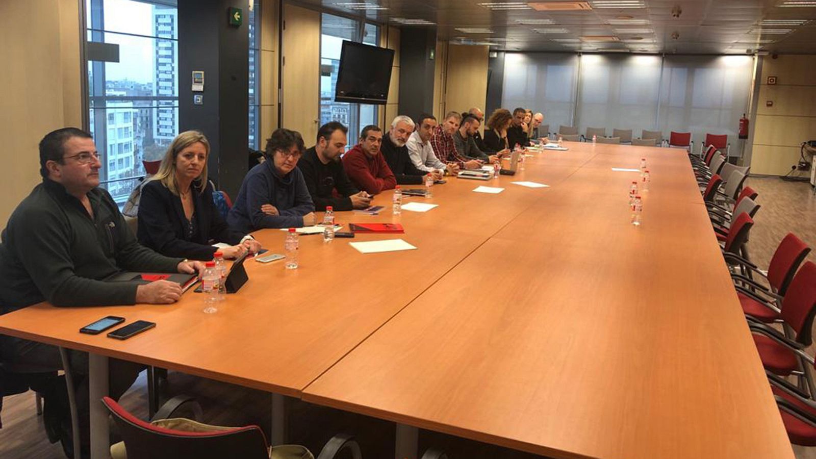 Representantes sindicales de los Mossos desconvocan el encierro tras la reunión con la Consellería de Interior