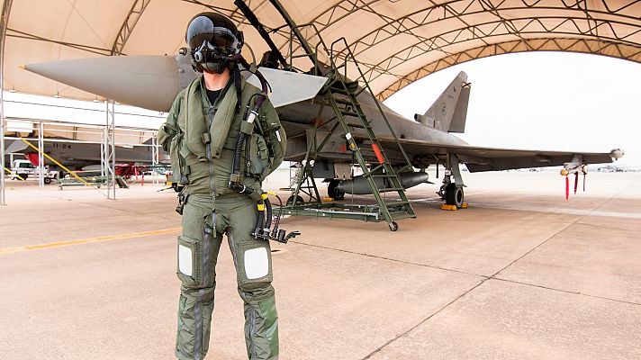 Telediario 1 - El Gobierno aprueba 7.331 millones de euros para renovar material de Defensa