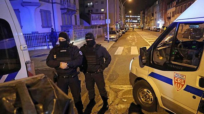 Telediario 1 - Francia busca cómplices en el entorno del terrorista de Estrasburgo
