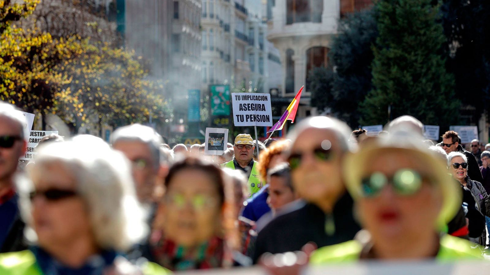 Telediario 1: Cientos de pensionistas se manifiestan por todo el país  | RTVE Play