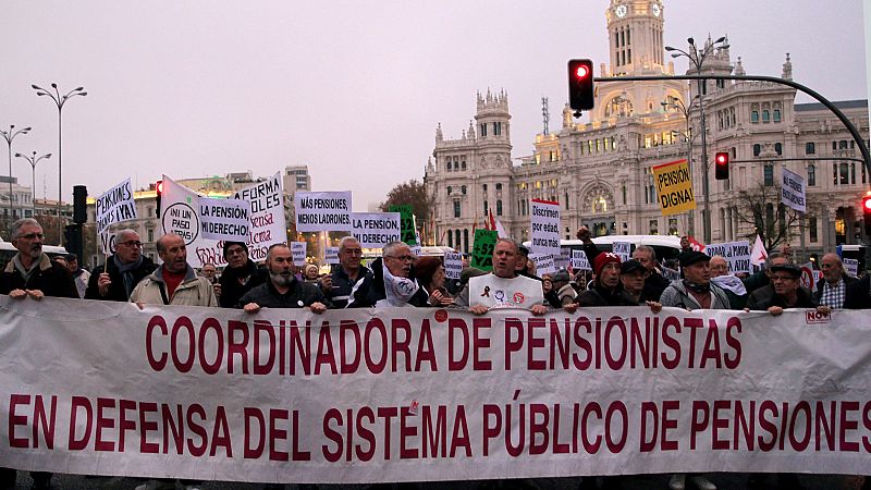 Miles de personas se manifiestan en toda España para reclamar pensiones "dignas"