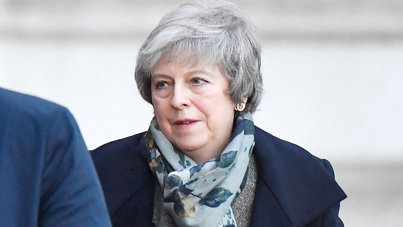May se niega a un segundo referéndum sobre el 'Brexit' y acusa a Blair de inmiscuirse