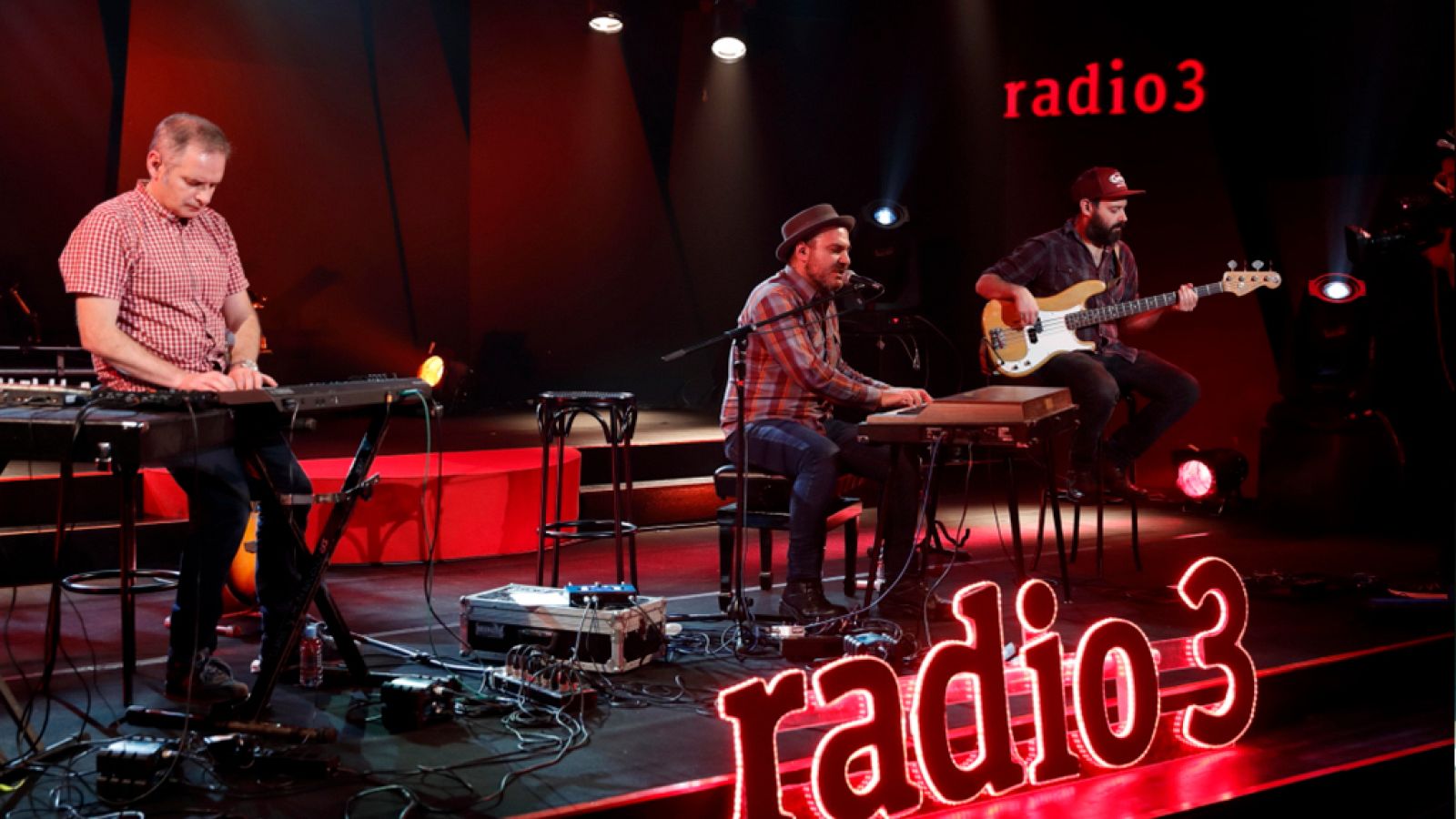 Los conciertos de Radio 3 - Eladio y los seres queridos - ver ahora